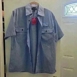 Lands End mens cargo style shirt